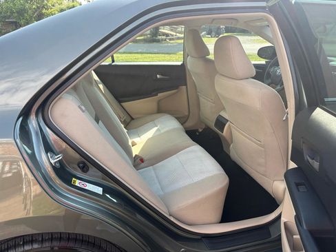 Used 2012 Toyota Camry LE FWD image 15