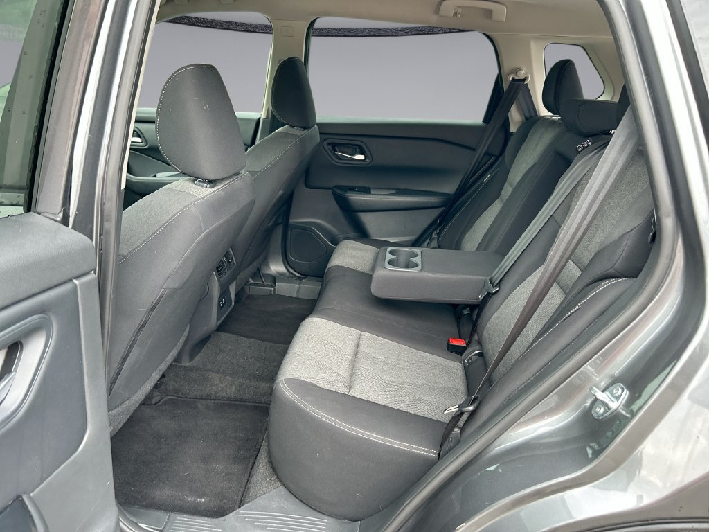 Used 2024 Nissan Rogue SV FWD image 29