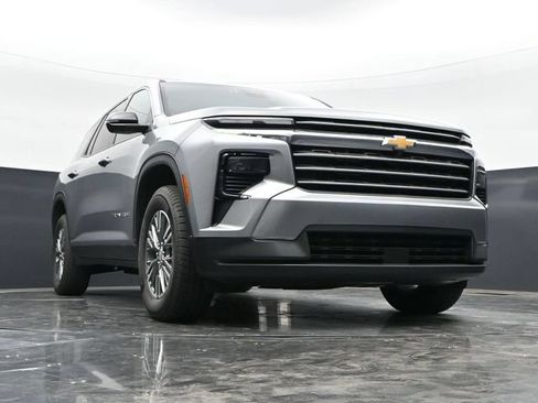 Used 2024 Chevrolet Traverse LT FWD image 37