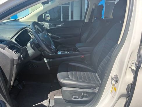 Used 2019 Ford Edge SEL w/ Equipment Group 201A AWD/4WD image 9