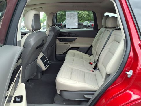 Used 2025 Lincoln Nautilus Reserve AWD/4WD image 13