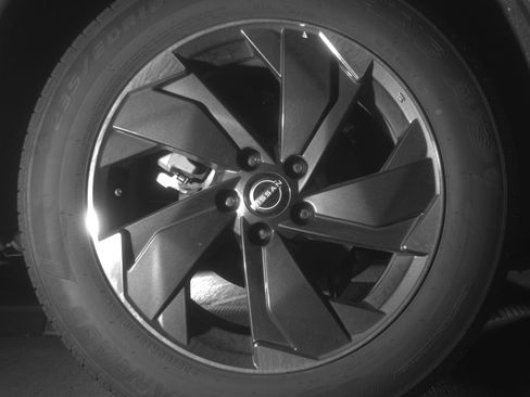 Used 2025 Nissan Rogue SV image 15