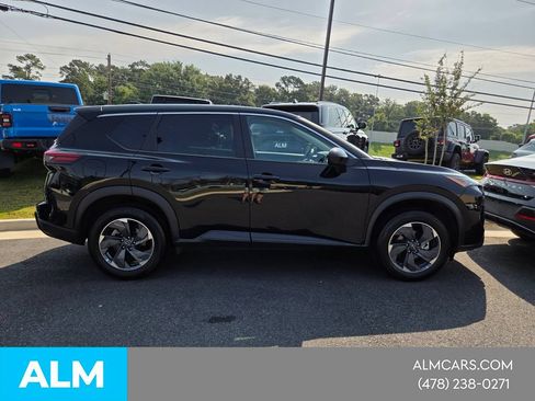 Used 2025 Nissan Rogue SV FWD image 16