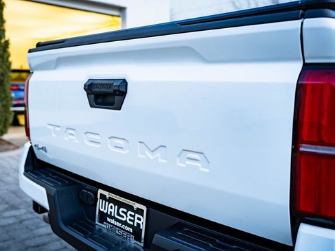 Used 2025 Toyota Tacoma SR5 image 18