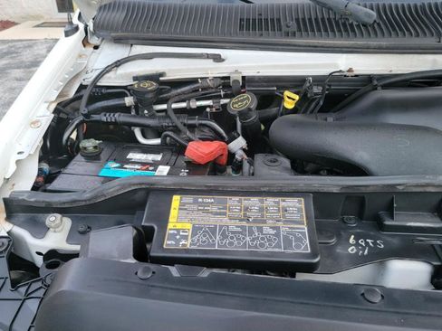 Used 2008 Ford E-350 and Econoline 350 Extended Super Duty RWD image 37