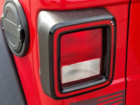 Used 2018 Jeep Wrangler Sport AWD/4WD image 25