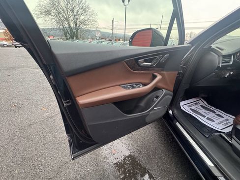 Used 2018 Audi Q7 3.0T Prestige w/ Prestige Package image 39