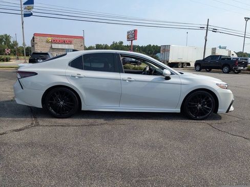 Used 2023 Toyota Camry XSE FWD image 3