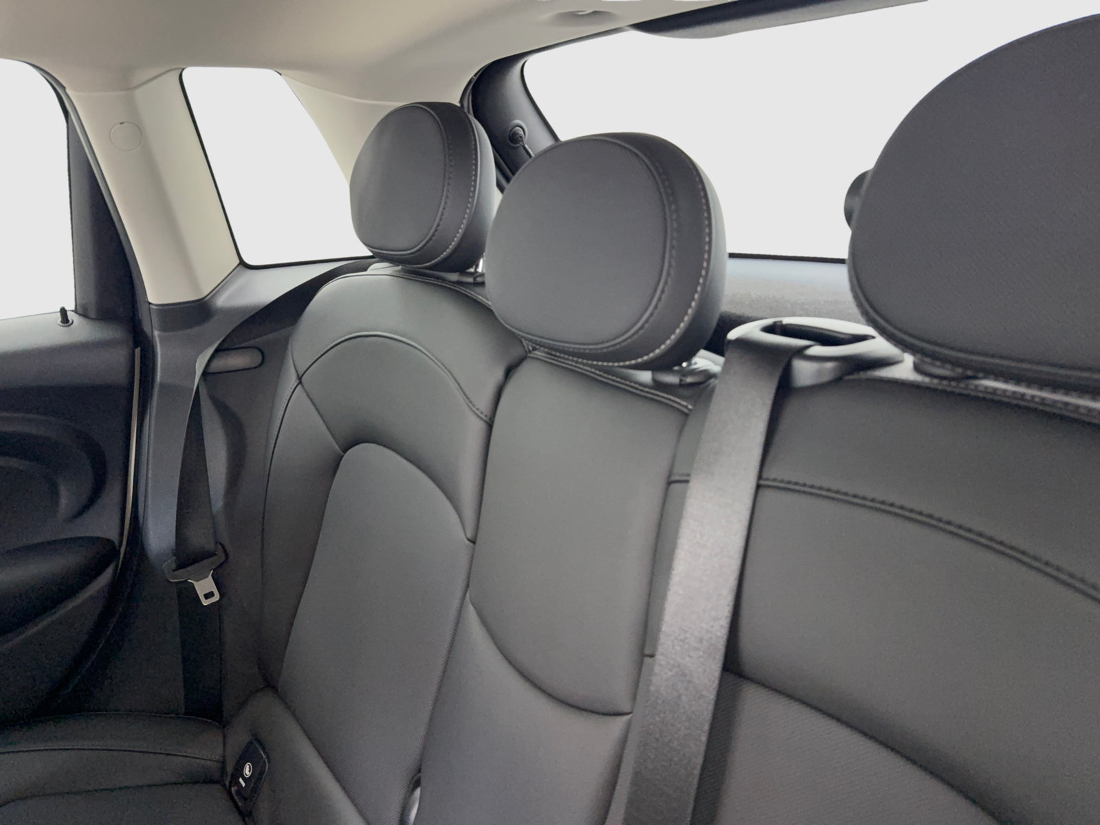 Used 2020 MINI Cooper 4-Door Hardtop FWD image 45