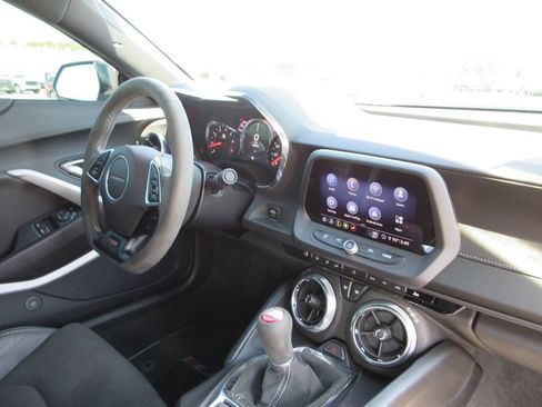 Used 2020 Chevrolet Camaro SS RWD image 21