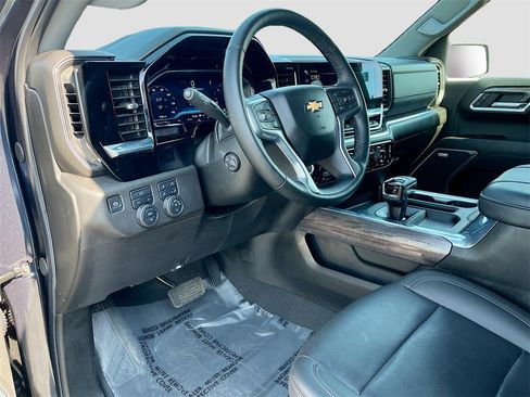 Used 2024 Chevrolet Silverado 1500 LTZ image 9