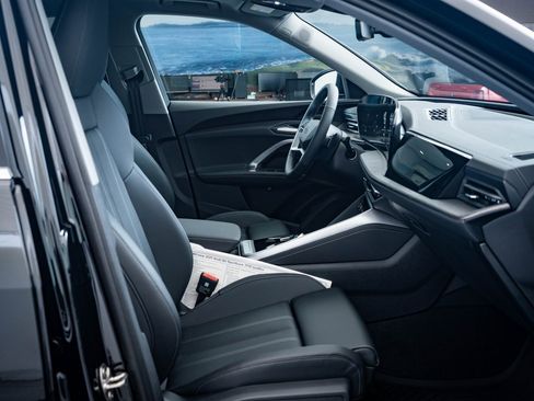 New 2025 Audi Q5 Premium Plus image 39