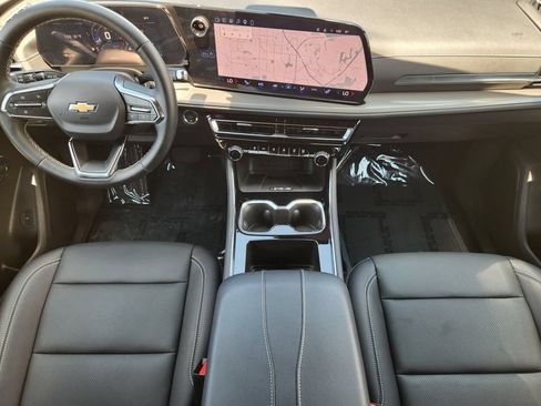 Used 2026 Chevrolet Traverse LT w/ Sun and Wheel Package FWD image 27