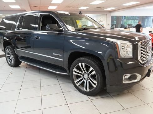 Used 2020 GMC Yukon XL Denali w/ Open Road Package AWD/4WD image 18