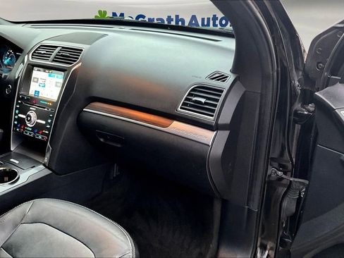 Used 2018 Ford Explorer Limited image 27
