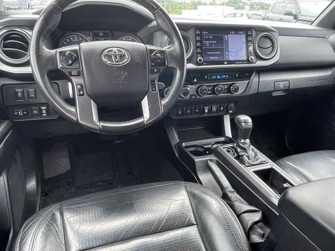 Used 2021 Toyota Tacoma TRD Off-Road w/ TRD Premium Off Road Package AWD/4WD image 9