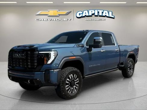 Used 2025 GMC Sierra 2500 Denali Ultimate AWD/4WD image 1