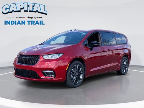 New 2026 Chrysler Pacifica Select FWD image 1