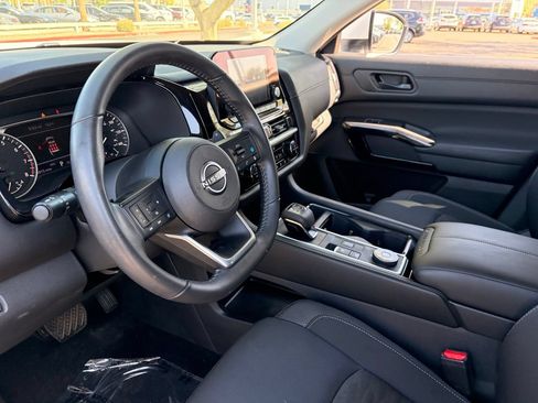 Certified 2025 Nissan Pathfinder SV w/ Cargo Package AWD/4WD image 16