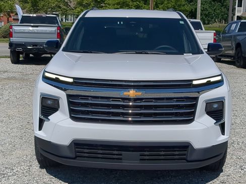 Used 2026 Chevrolet Traverse LT AWD/4WD image 3