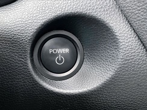 Certified 2024 Toyota Corolla Cross SE image 34