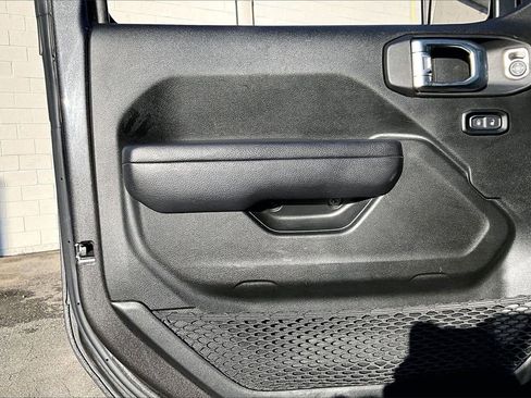 Certified 2024 Jeep Wrangler Unlimited Rubicon image 25