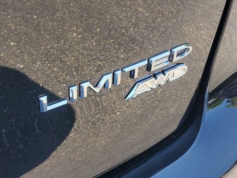 New 2027 Chrysler Pacifica Limited AWD/4WD image 7