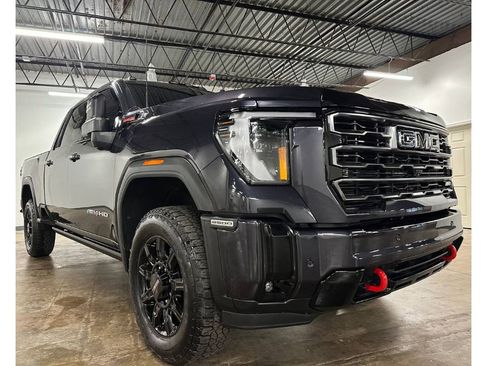 Used 2025 GMC Sierra 2500 AT4 w/ AT4 Premium Plus Package AWD/4WD image 6