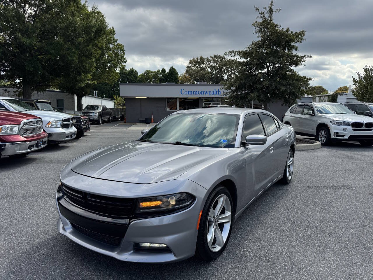 Used 2018 Dodge Charger R/T RWD image 1
