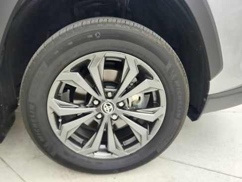 Used 2024 Toyota RAV4 XLE Premium AWD/4WD image 27