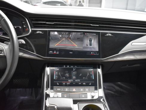 Used 2021 Audi Q8 Premium w/ Black Optic Package AWD/4WD image 18