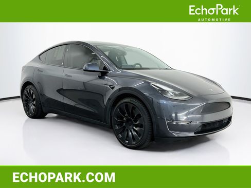 Used 2024 Tesla Model Y Long Range AWD/4WD image 1