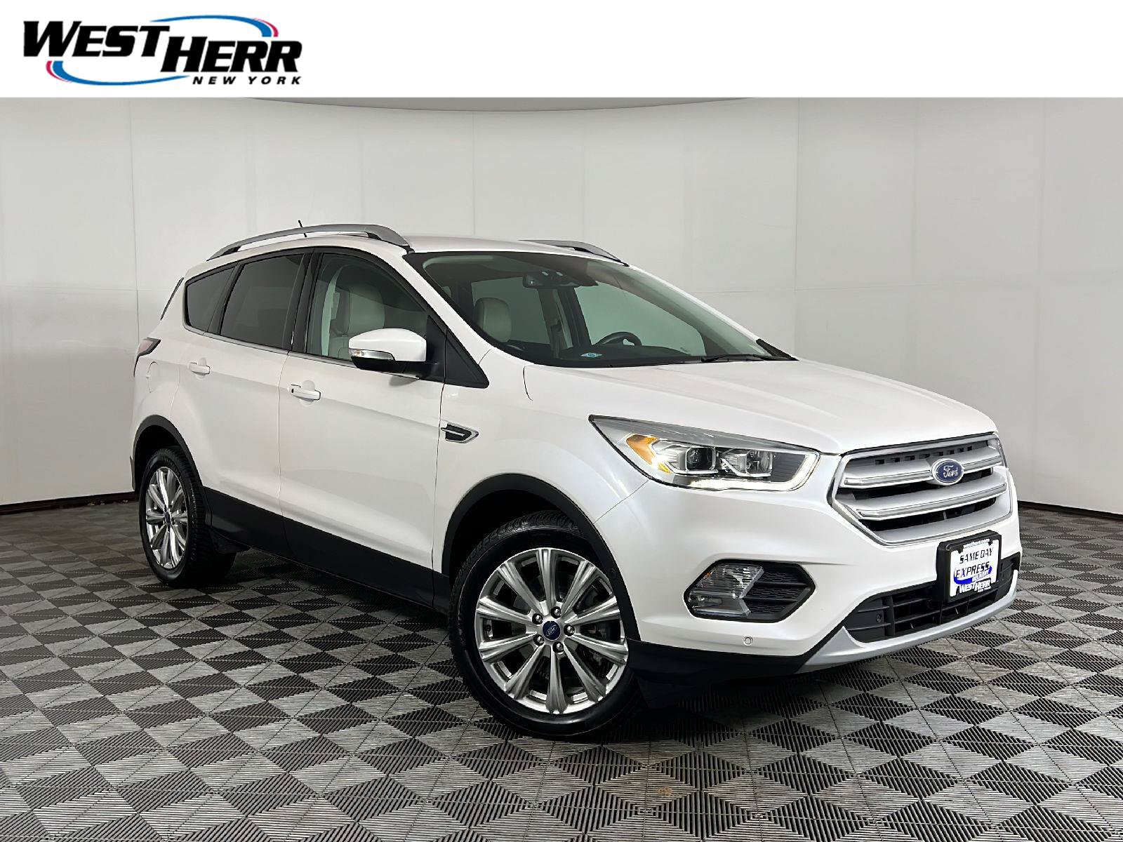 Used 2018 Ford Escape Titanium AWD/4WD image 1