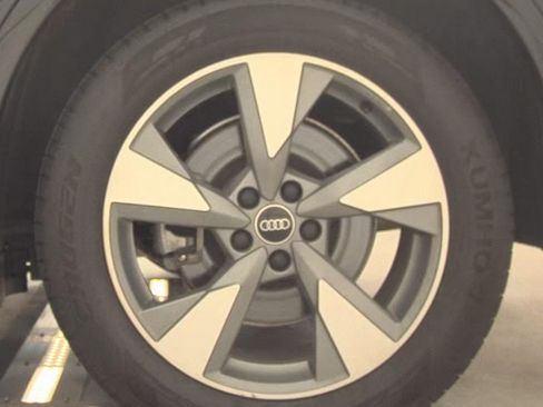 Used 2024 Audi Q5 2.0T Premium AWD/4WD image 10