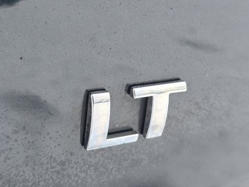 Used 2021 Chevrolet Traverse LT image 10