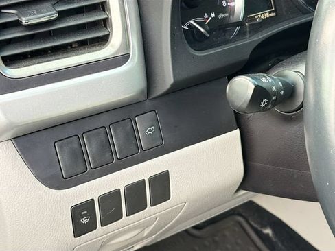 Used 2015 Toyota Highlander XLE AWD/4WD image 10