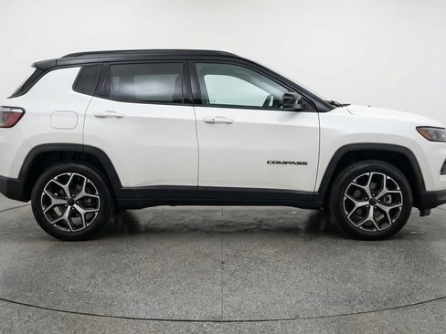 Used 2025 Jeep Compass Limited AWD/4WD image 11