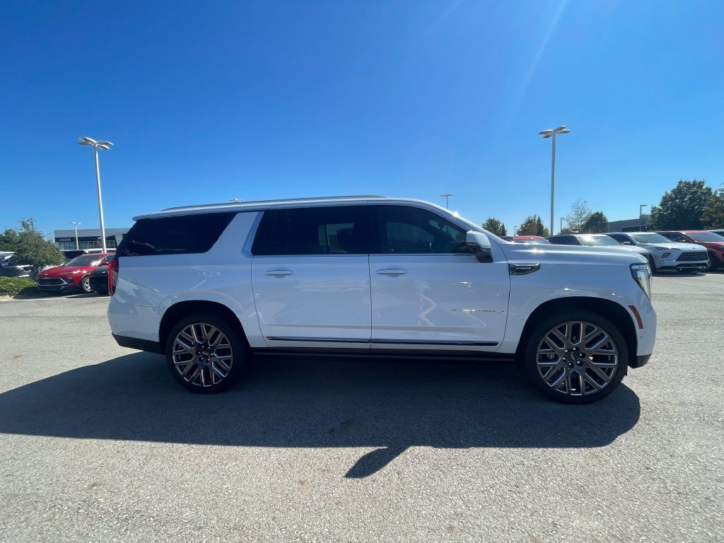 Used 2026 GMC Yukon XL Denali Ultimate AWD/4WD image 5