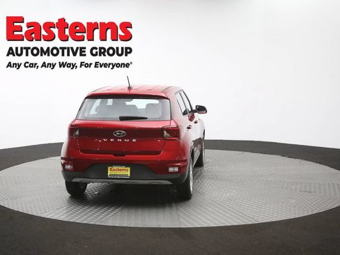 Used 2025 Hyundai Venue SE FWD image 36