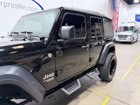 Used 2018 Jeep Wrangler Unlimited Sport AWD/4WD image 20