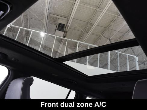 Used 2023 Jeep Grand Cherokee L Summit AWD/4WD image 12