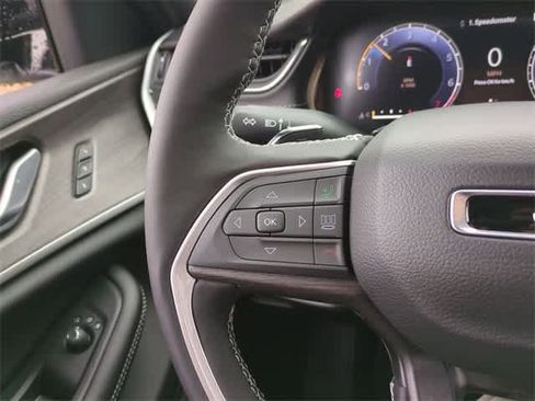 New 2025 Jeep Grand Cherokee L Limited w/ Black Appearance Package image 24