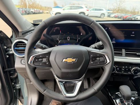 Used 2026 Chevrolet Trax LT w/ LT Convenience Package image 20