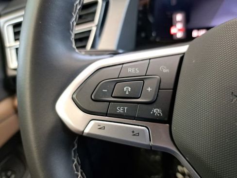 Used 2024 Volkswagen Atlas Cross Sport SE w/ Panoramic Sunroof Package AWD/4WD image 17