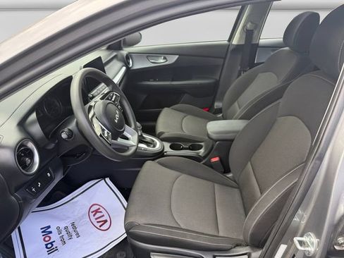 Certified 2022 Kia Forte LXS w/ LXS Technology Package FWD image 12