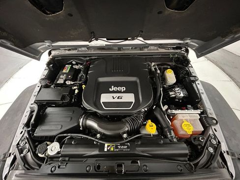 Used 2017 Jeep Wrangler Unlimited Rubicon AWD/4WD image 21