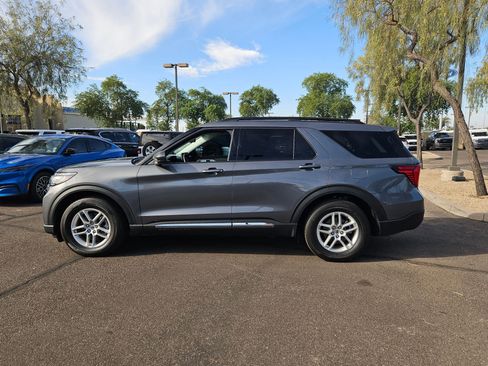 Used 2025 Ford Explorer Active w/ Active Comfort Package image 9