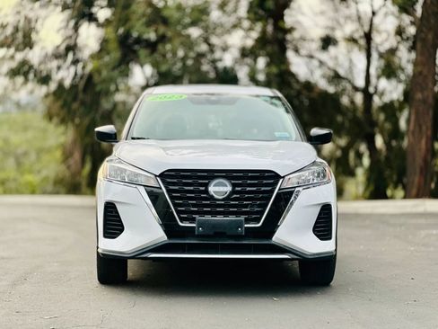 Used 2023 Nissan Kicks S FWD image 3