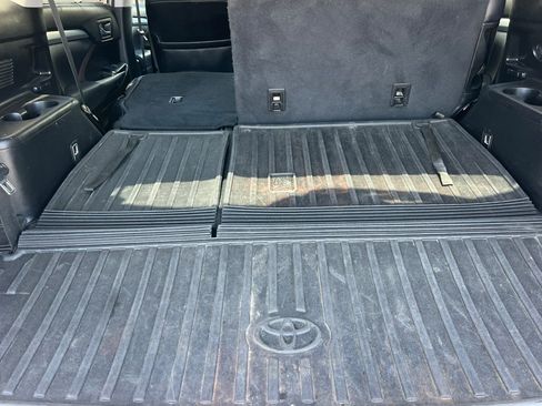 Used 2018 Toyota Highlander XLE AWD/4WD image 16