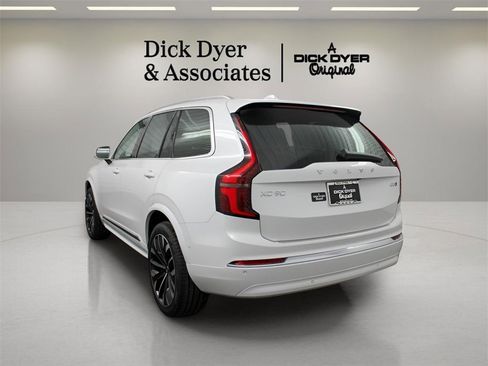 New 2026 Volvo XC90 B5 Plus image 4